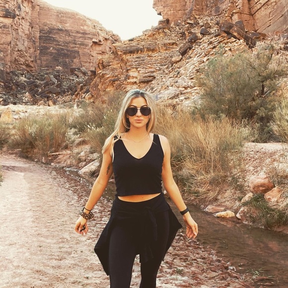 Meet your Posher, Samantha - Picture 1 of 1